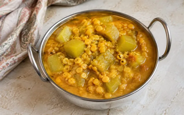 चना दाल लौकी तैयार व्यंजन