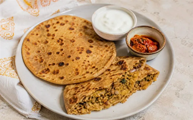 सत्तू पराठा तैयार व्यंजन