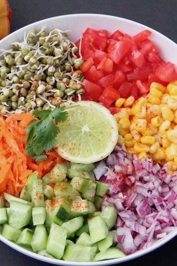 10 मिनट में बनने वाले 5 स्वादिष्ट और हेल्दी सलाद 2 Sprouts Salad